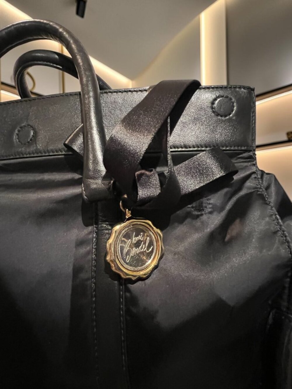 Henri Bendel Black Nylon & Leather Satchel – Good Pre‑Owned Condition - Picture 2 of 12